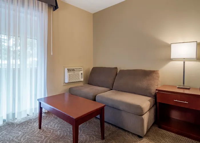 Hotel Penticton, Independent