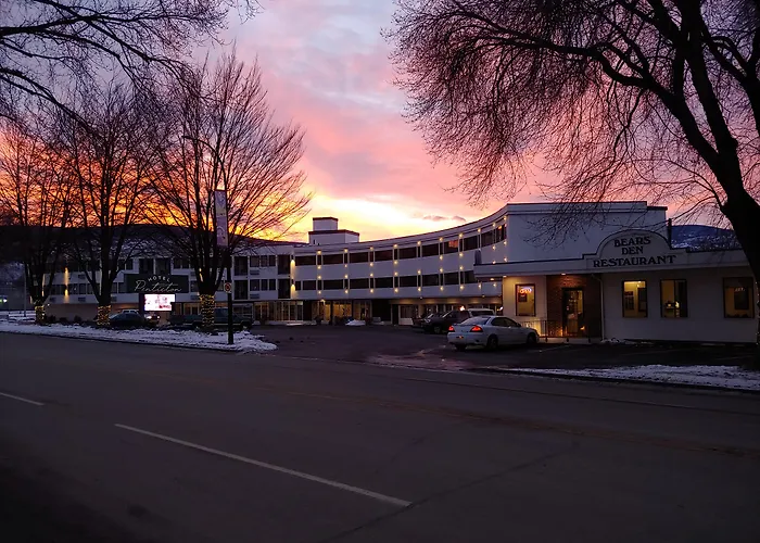 Hotel Penticton, Independent