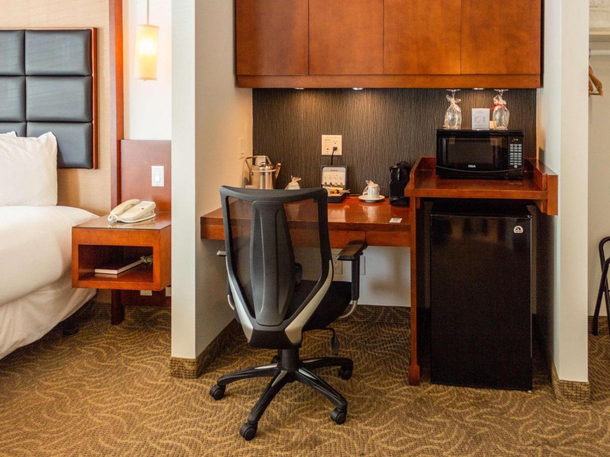 Hotel Penticton, Independent