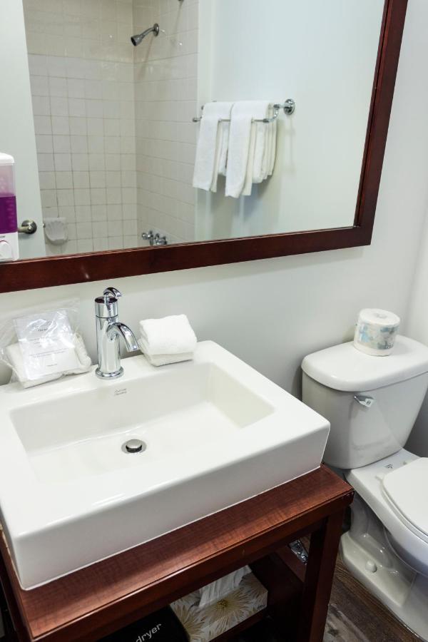 Penticton, Independent Hotel 3*