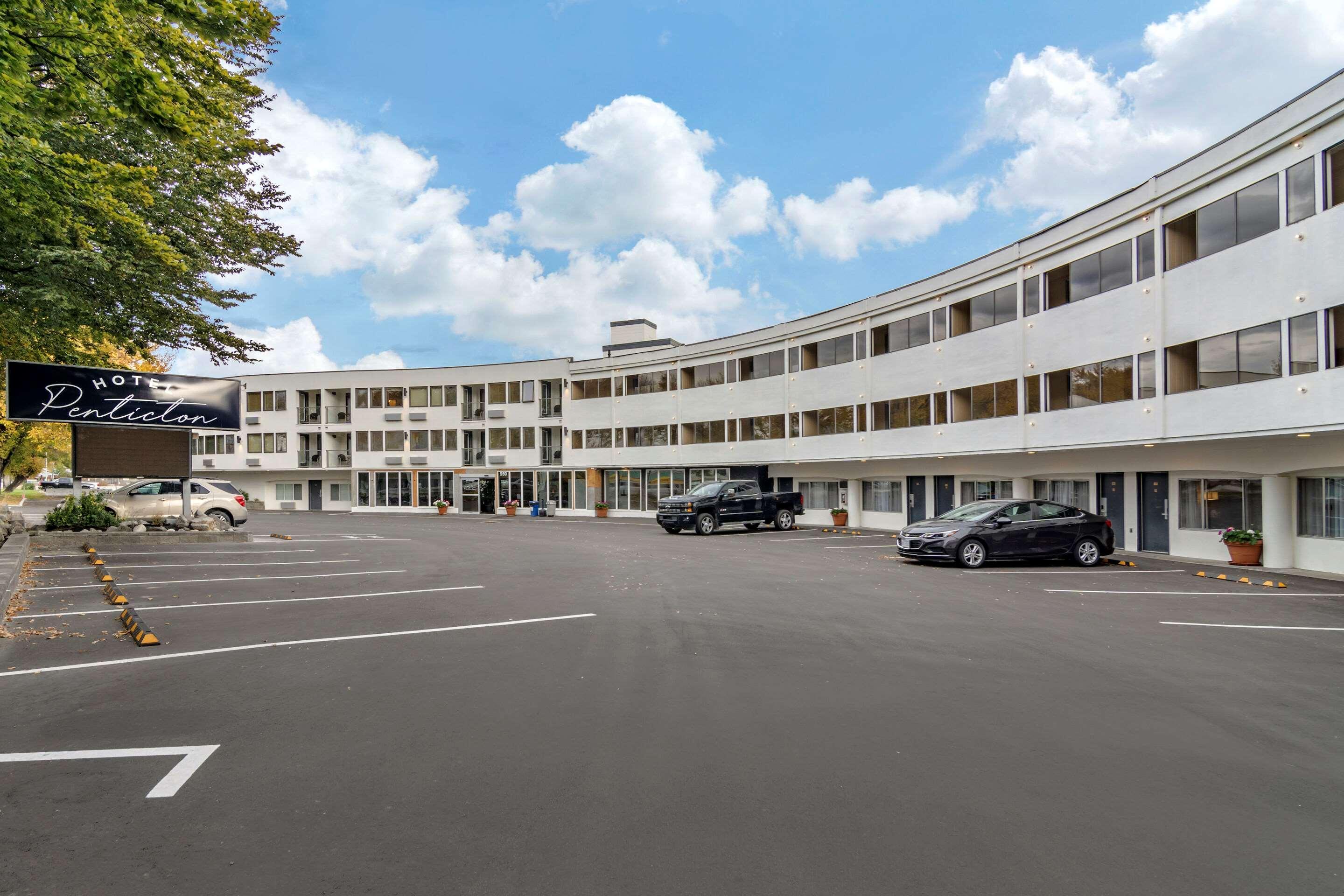 Hotel Penticton, Independent