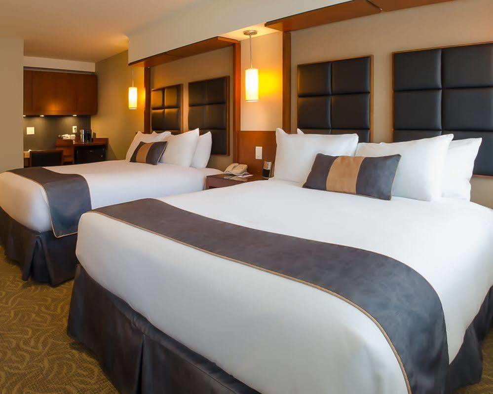 Hotel Penticton, Independent
