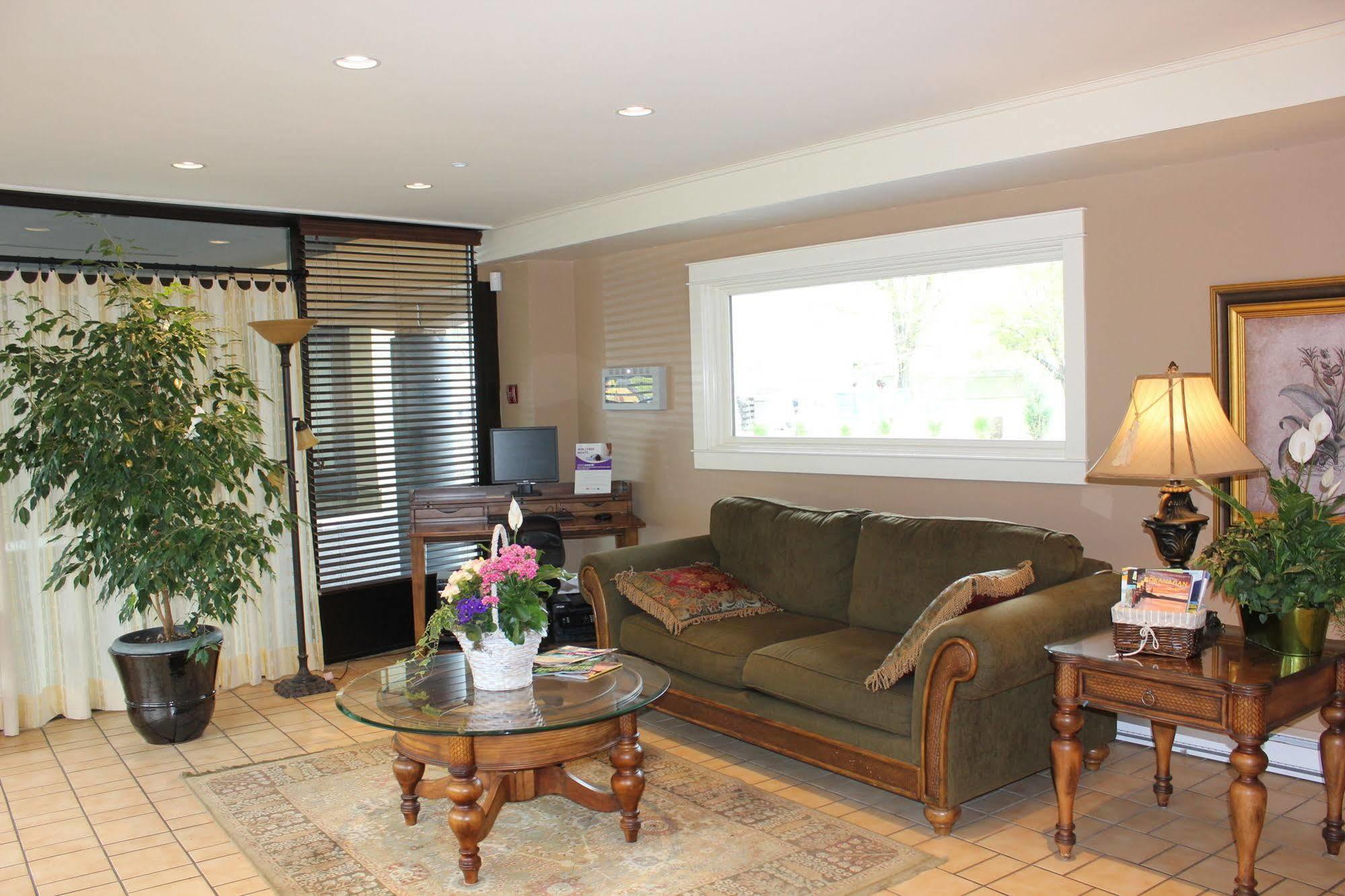 Penticton, Independent Hotel